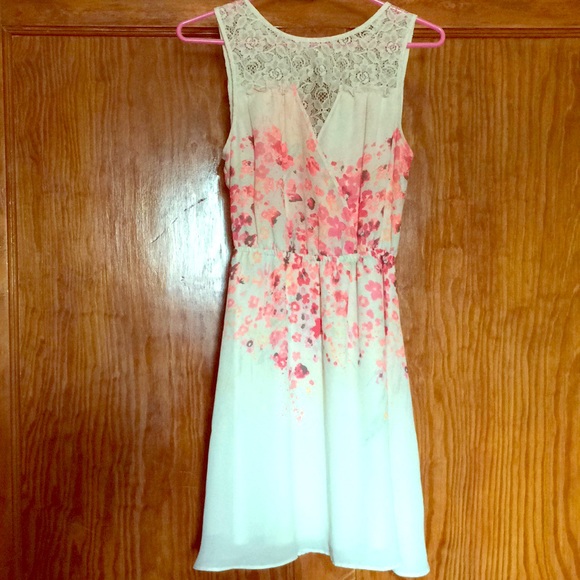 Dress - Picture 1 of 3